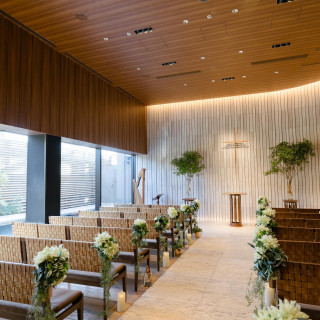 自然光が入るチャペル