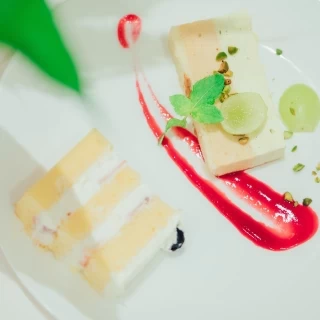 デザートの盛り付けも魅力的です。
