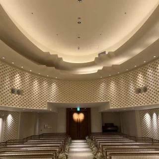 楕円形なので広すぎず、少人数も良さそうです。