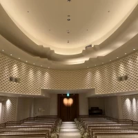 楕円形なので広すぎず、少人数も良さそうです。