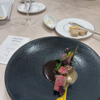 メインのお肉料理。ソースが2種類から選べます