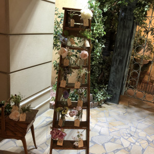 ドゥキャップの披露宴入口に、装花コーディネートモデルです。|739362さんのST.MARGARET WEDDING（セント・マーガレット ウエディング）の写真(2460314)