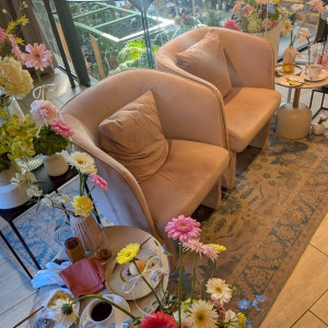 お花にリボンを付けてもらって、イメージ通りの可愛い装花|739493さんのCUCINA Pagina(クッチーナ パージナ)の写真(2602813)