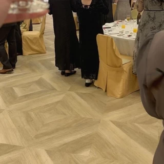会場床がリニューアルしてました☆
