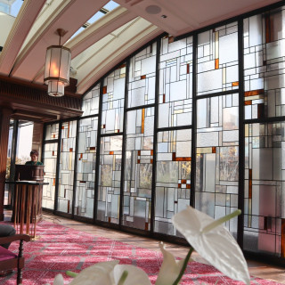 ステンドグラスから自然光がたっぷり入り素敵でした！