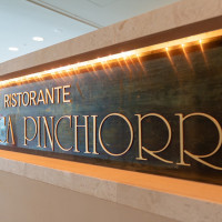 レストラン入り口