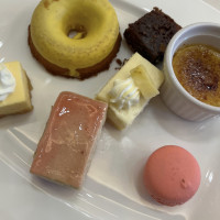 デザートビュッフェ