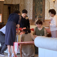 控室で娘の相手中