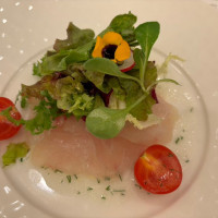 前菜のカルパッチョ