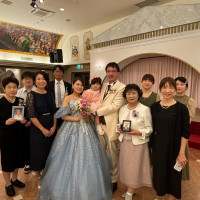 披露宴会場でみんなと撮影