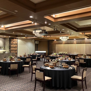 オープンキッチンのある披露宴会場。