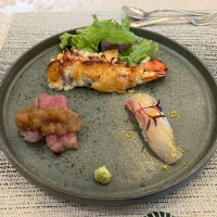 試食のオマール海老、真鯛のお寿司、サーロインステーキ