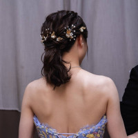 カラードレスのヘアスタイル