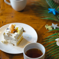 ゲストは配られたケーキ