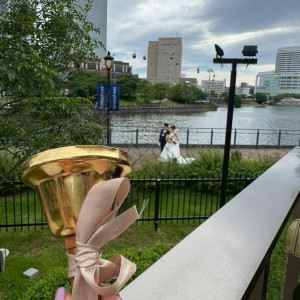 みんなが鈴を鳴らす中、外を歩いた|740164さんのアニヴェルセル みなとみらい横浜の写真(2567710)