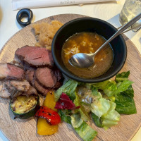 メインのお肉、スープカレー