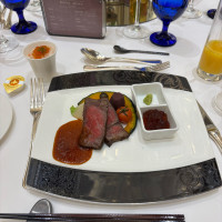 お肉料理です。