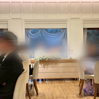 木目調の会場