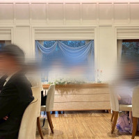 木目調の会場