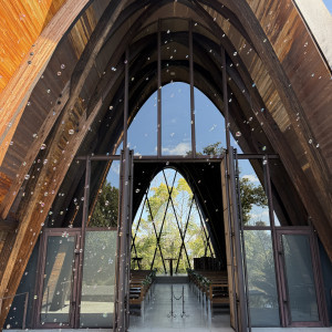 チャペル入口でバブルランをしました|740468さんのIRIS WATER TERRACE AYAMEIKE(イリスウォーターテラスあやめ池)の写真(2530778)