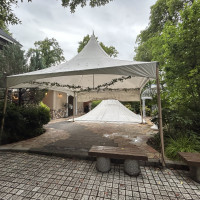 しっかりしたテントが暑さ寒さや雨から守ってくれます。