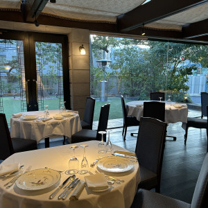 一面が窓のため、開放感がありとても素敵でした。|740506さんのアーモニーアグレアーブル(旧:マノワール・ディノ)/テイクアンドギヴ・ニーズウェディングの写真(2398330)