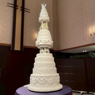 巨大なウエディングケーキです