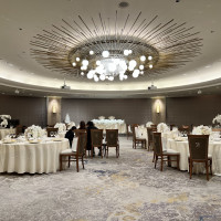 遠目から見た披露宴会場