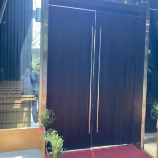 チャペルの扉