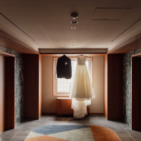 タキシードとドレス