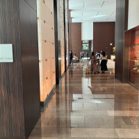 ロビー階のラウンジ横エリアです。この辺りでも写真が撮れます。