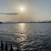 ガーデン横が海です