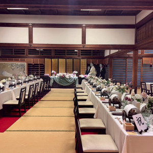 神館での披露宴。和の雰囲気の会場に洋の装花が絶妙に可愛い。|741148さんの住吉大社の写真(2566841)