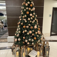 クリスマス仕様のロビーです