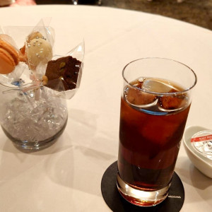 控え室には唇を汚さずに食べられるお菓子がありました|741677さんのSt. ヴァレンタイン福山/FIVESTAR WEDDINGの写真(2410029)