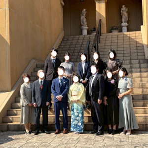 大人数でも階段を利用して集合写真が撮れます|741677さんのSt. ヴァレンタイン福山/FIVESTAR WEDDINGの写真(2411790)