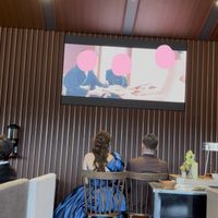 披露宴後のデザートブッフェ会場にてエンドロール上映