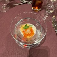 amuse カリフラワーのムース 甘海老とコンソメのジュレ
