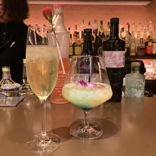 バーカウンターで頂いたカクテルです