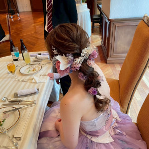 会場やドレスに合わせた、可愛らしいヘアセット|742007さんのグランラセーレ鹿児島の写真(2428116)