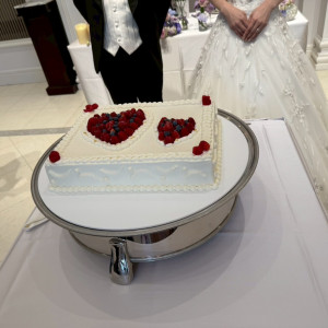 予算を抑えた中でもこの可愛いケーキを作っていただきました。|742019さんのアーヴェリール迎賓館（富山）/テイクアンドギヴ・ニーズウェディングの写真(2537595)