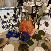 披露宴のテーブルの花