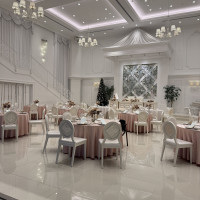 披露宴会場パリス