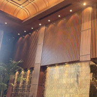 高砂の後ろの壁