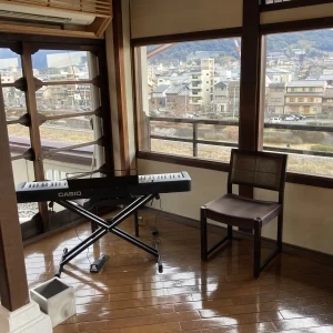チャペル横のキーボード|742128さんのFUNATSURU KYOTO KAMOGAWA RESORT（登録有形文化財）の写真(2399139)