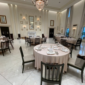 披露宴会場を1階から撮った写真です。|742270さんの山手迎賓館（神戸）/テイクアンドギヴ・ニーズウェディングの写真(2550147)