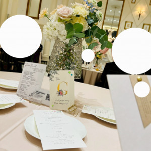 ゲストテーブルの装花です。|742270さんの山手迎賓館（神戸）/テイクアンドギヴ・ニーズウェディングの写真(2550155)
