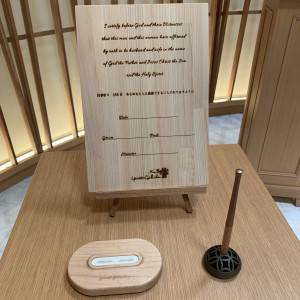 木の結婚証明書とリングケース|742351さんの山手迎賓館（神戸）/テイクアンドギヴ・ニーズウェディングの写真(2406330)