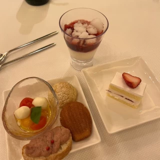 デザートビュッフェ