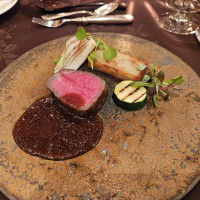 中間コースの肉料理